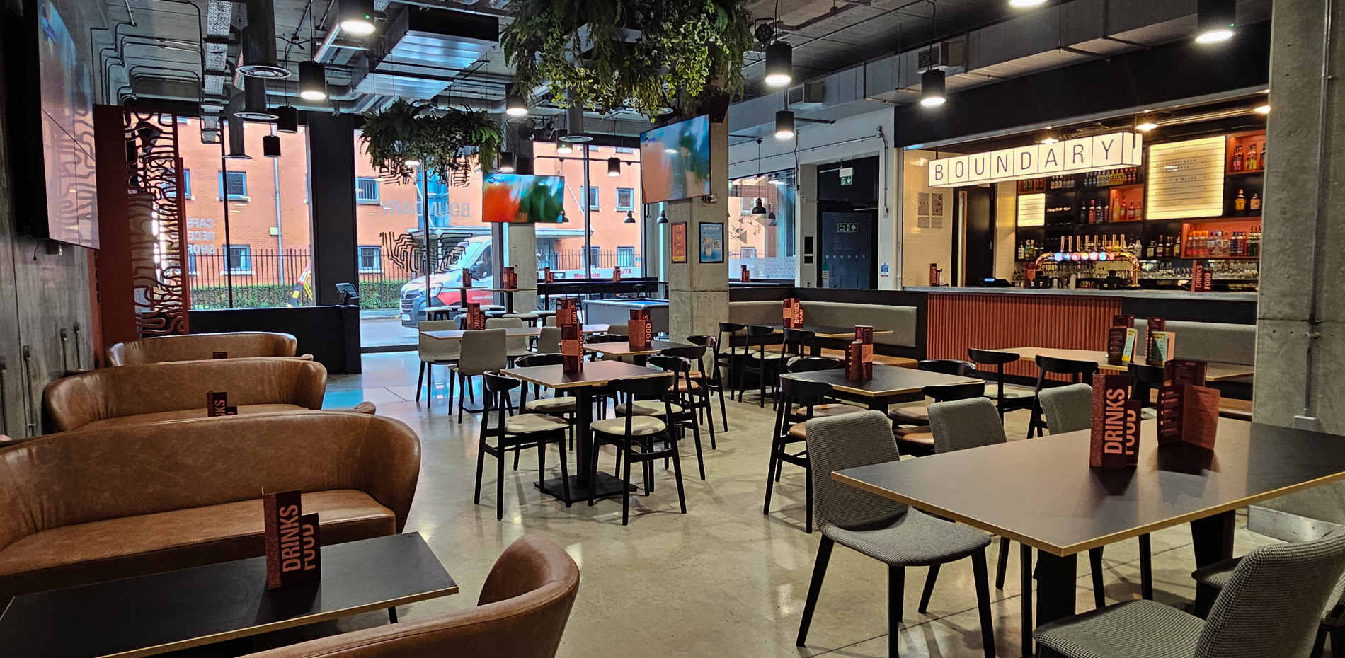 Manchester Met Student Union Bar Full Room